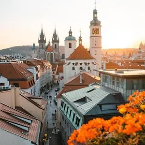 Daire Bilkova, Prag